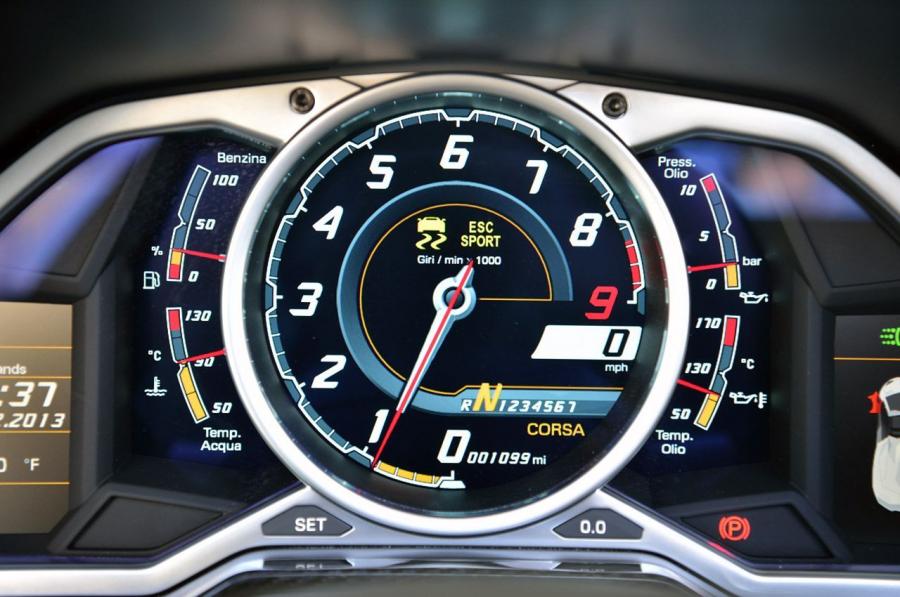  Lamborghini Aventador LP700-4 Roadster 2013 года  (фото 40 из 68)